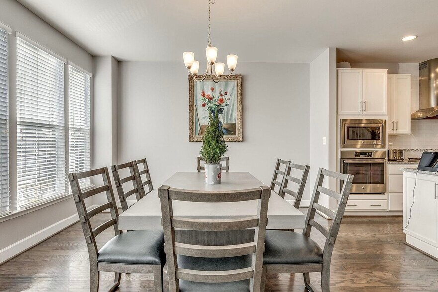 Dinning Area - 23659 Turtle Point Ter