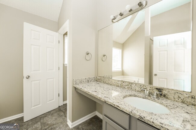 Building Photo - 540 Pecan Wood Cir