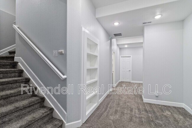 Building Photo - 3464 Morning Song Ct