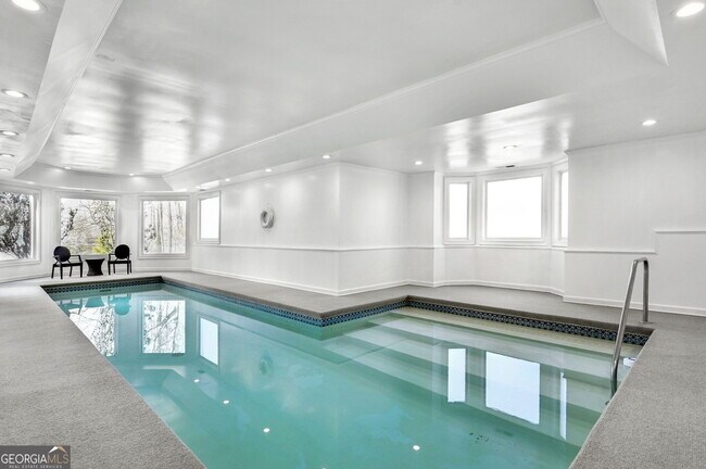 Building Photo - 300 Island Cove Dr