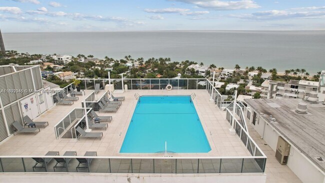 Building Photo - 2841 N Ocean Blvd