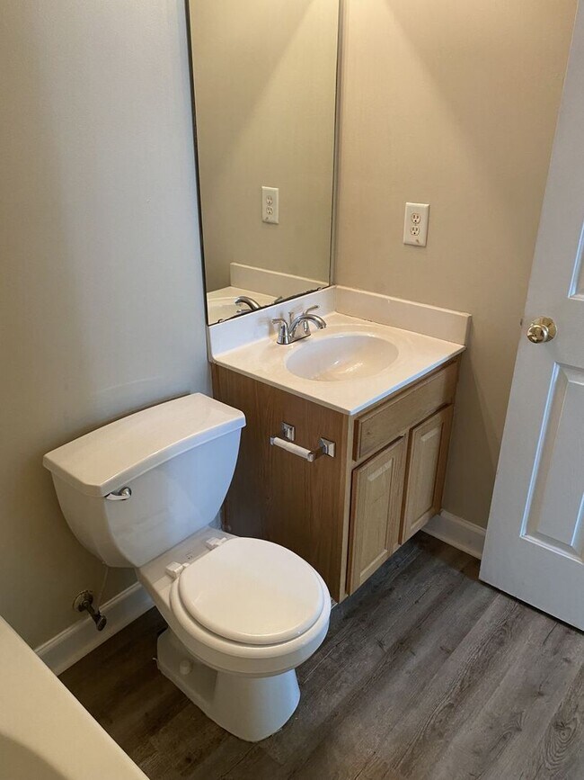 Building Photo - 4924 Aldersbrook Dr