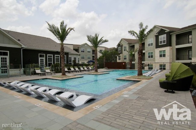 Building Photo - 10600 Brezza Lane