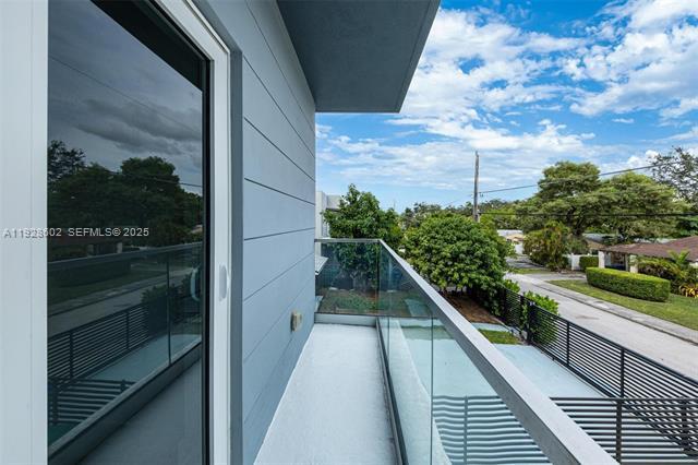 Building Photo - 3142 Carter St