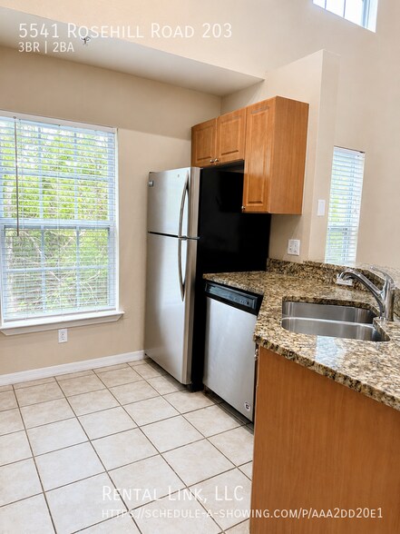 Building Photo - 5541 Rosehill Rd