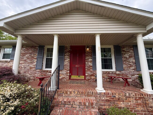 Building Photo - Modern Comforts with Granite & Hardwood Finishes!" 3 Bedroom 2 bath home.