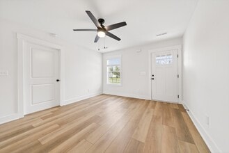 Building Photo - 101 Gibson St