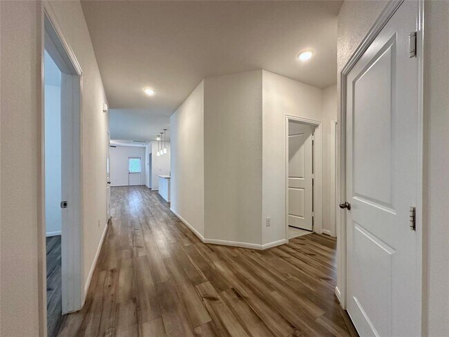 Building Photo - 230 Olympic Dr