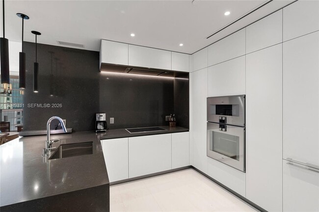 Building Photo - 300 Biscayne Blvd Way