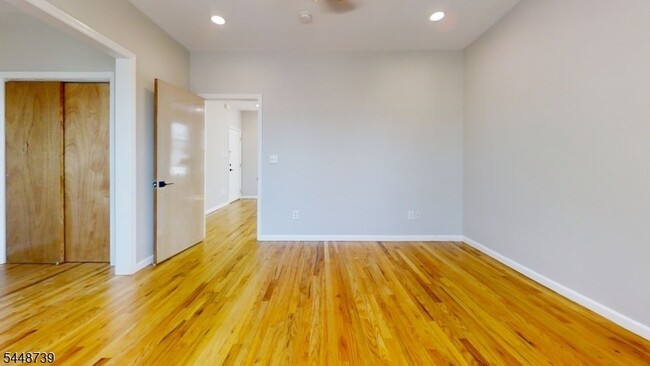 Building Photo - 11 Schuyler Ct