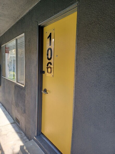 Building Photo - 7347 Haskell Ave