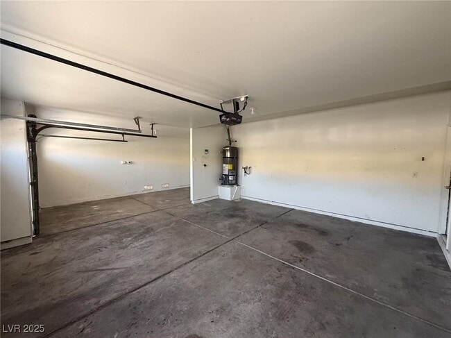 Building Photo - 7713 Snow Shoe Way