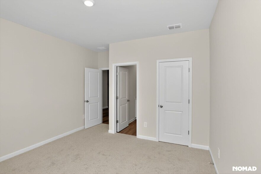 Building Photo - 39 Hemlock Ct