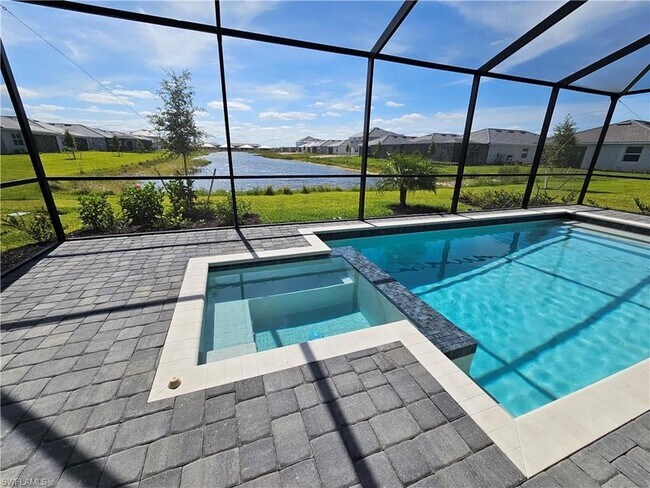 Building Photo - 2437 Orchard St