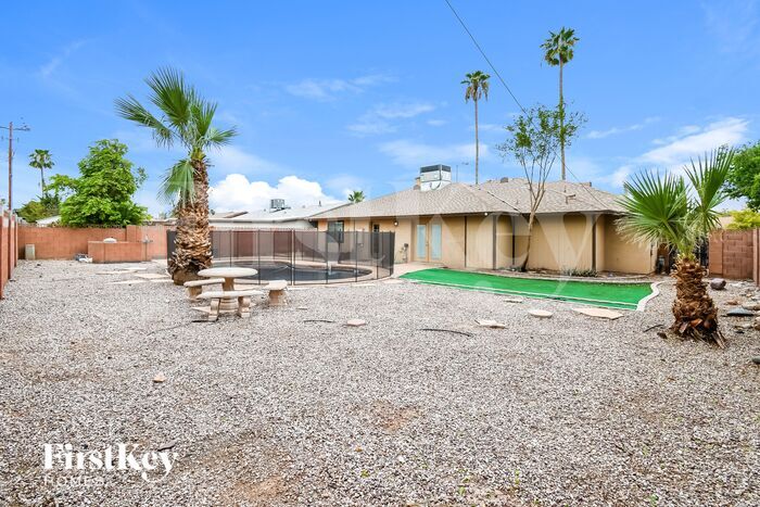 Building Photo - 1520 W Bentley St