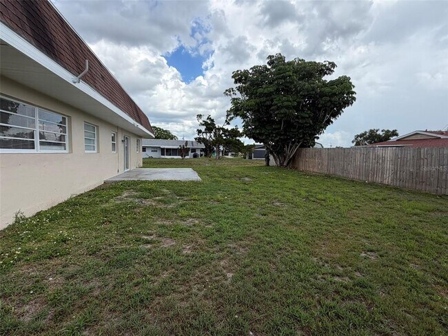 Building Photo - 8531 W Sydney Ave