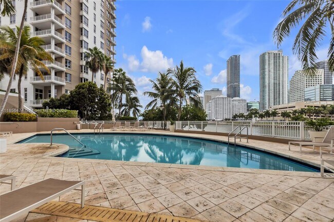 Building Photo - 801 Brickell Key Blvd