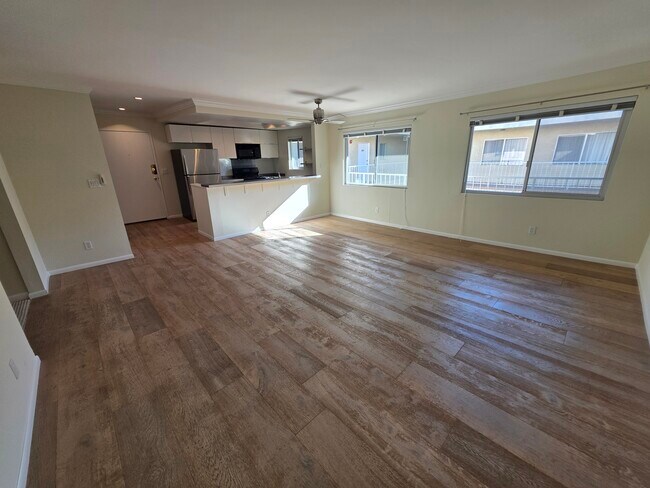 Building Photo - 3762 Hughes Ave