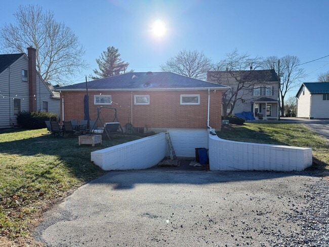 Building Photo - Charming 2 Bedroom Home in Prime Lititz Location - Attached Garage & Large Unfinished Basement