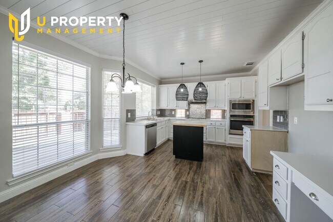 Building Photo - Beautiful two-story home in Flower Mound