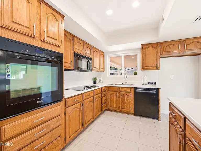 Building Photo - 1492 Mandalay Ct