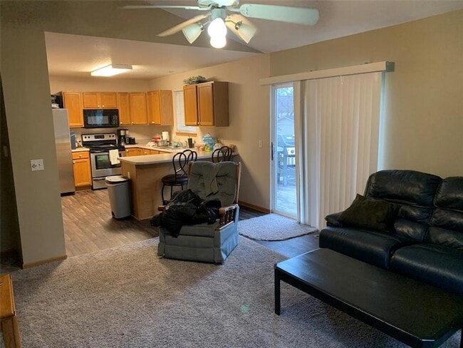 Building Photo - 3121 Diamond St