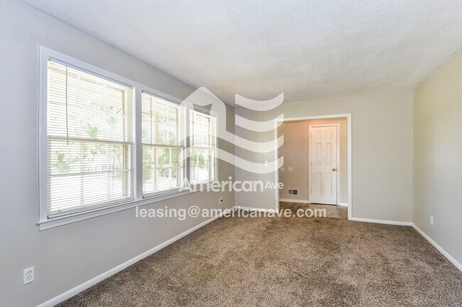 Building Photo - 520 Greensprings Dr