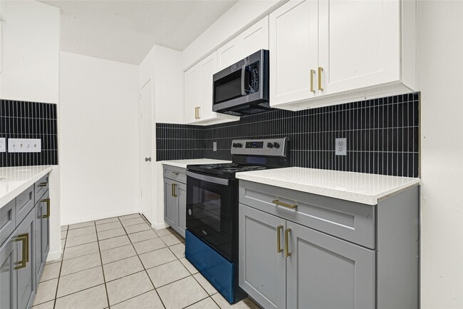 Building Photo - 13023 Lima Dr