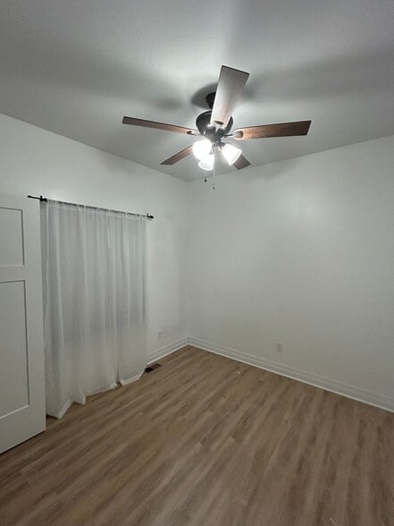 Building Photo - 1124 Sontag Ct