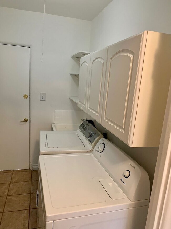 Building Photo - 155