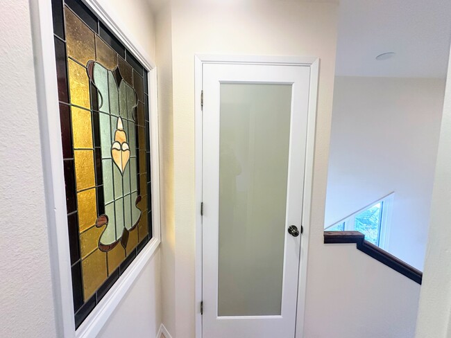 Building Photo - 339 Ravenwood Pl