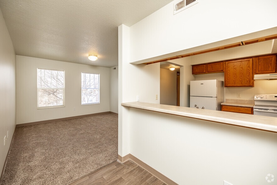 The Meadows 7500 Meadowlands Dr Des Moines IA 50320 Apartment Finder