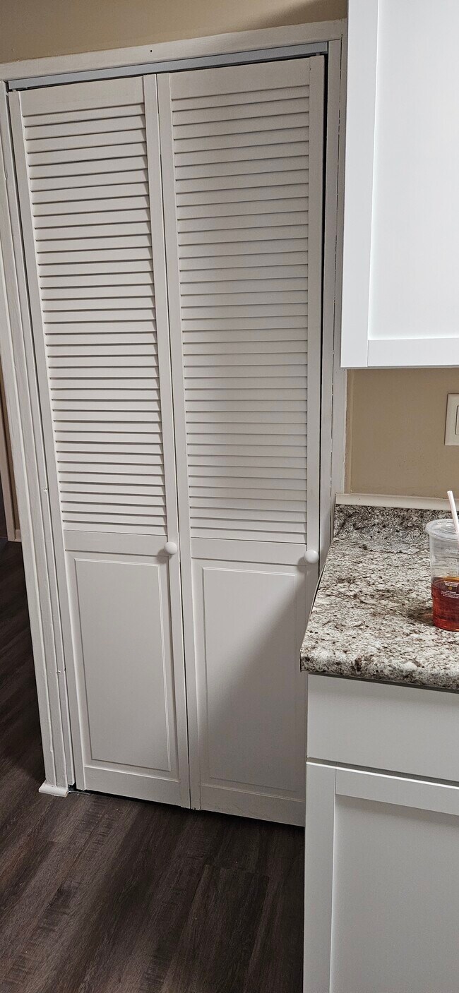 Building Photo - 2085 Bellefontaine Ave