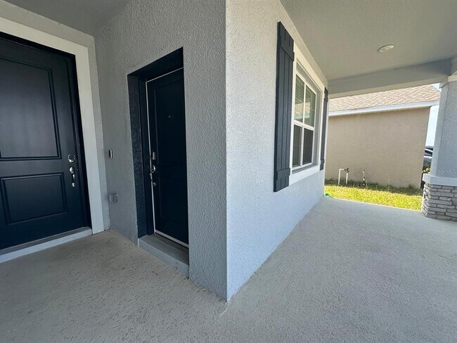Building Photo - 2075 Punch Bowl Ave