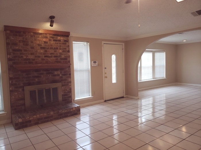 Building Photo - 2217 Rockwood Dr