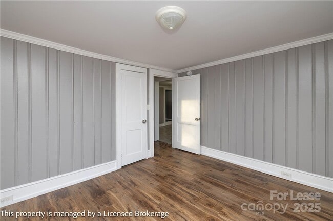 Building Photo - 757 S 5th St