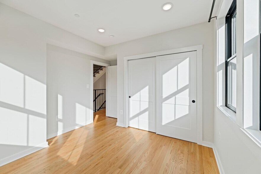 Building Photo - 423 Quincy St NW