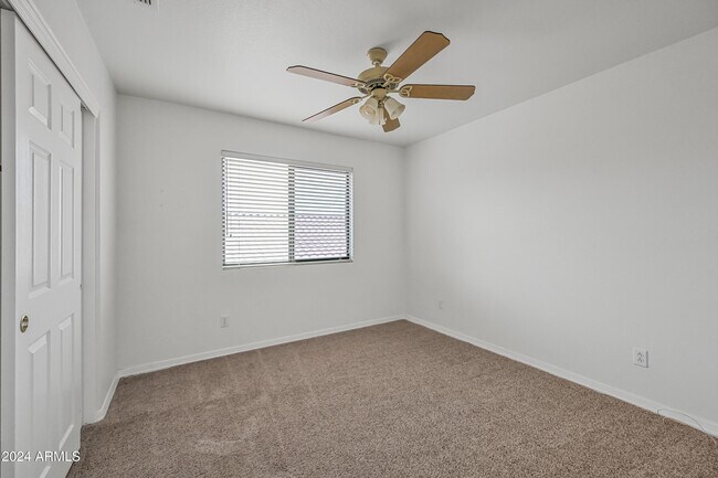 Building Photo - 2031 W Tracy Ln