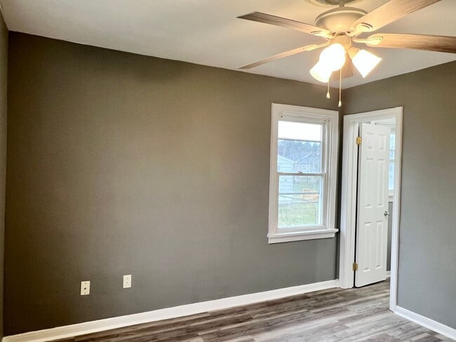 Building Photo - 3209 Chesham St