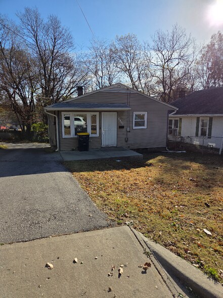 Primary Photo - 5907 Jackson Ave