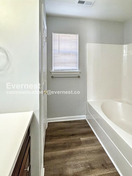 Building Photo - 1014 Brianna Way