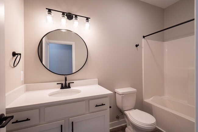 Building Photo - 8441 Oak Shade Cir