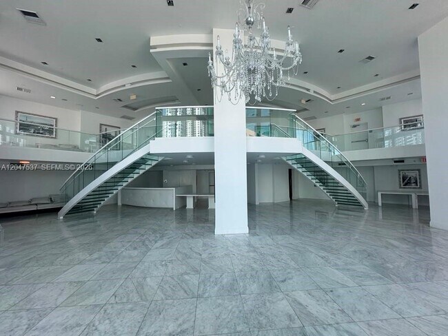 Building Photo - 350 S Miami Ave