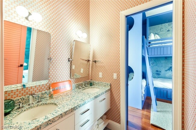 Building Photo - 2904 Tiburon Blvd E