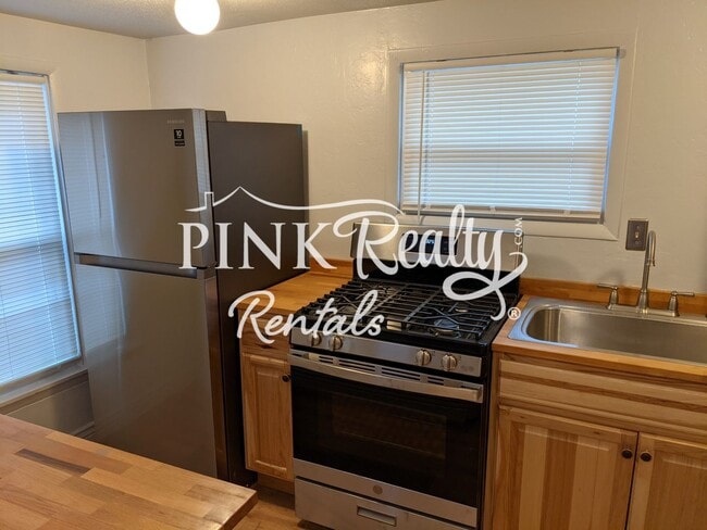 Building Photo - 17 Narrows Rd