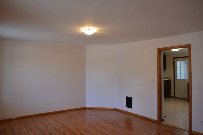Building Photo - 4797 Clinton St