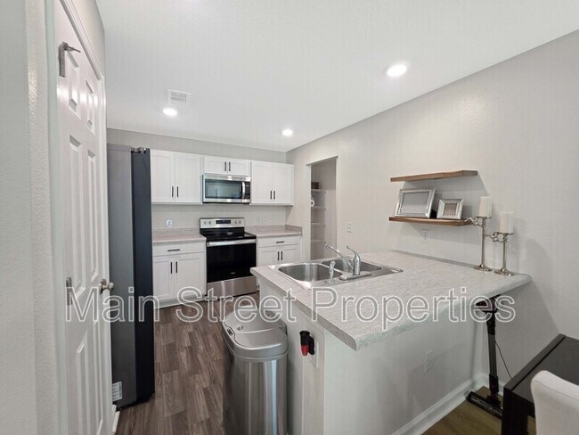 Building Photo - 6465 June Bug Dr