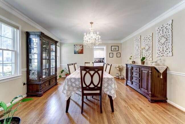 Dining Room holds large furniture! - 10108 Donegal Ct