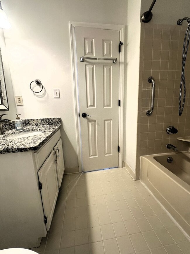 Building Photo - 224 Hanover Pl