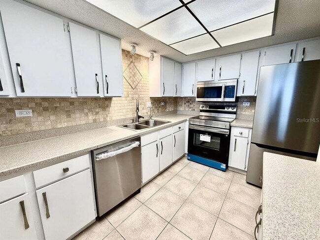 Building Photo - 500 Treasure Island Causeway